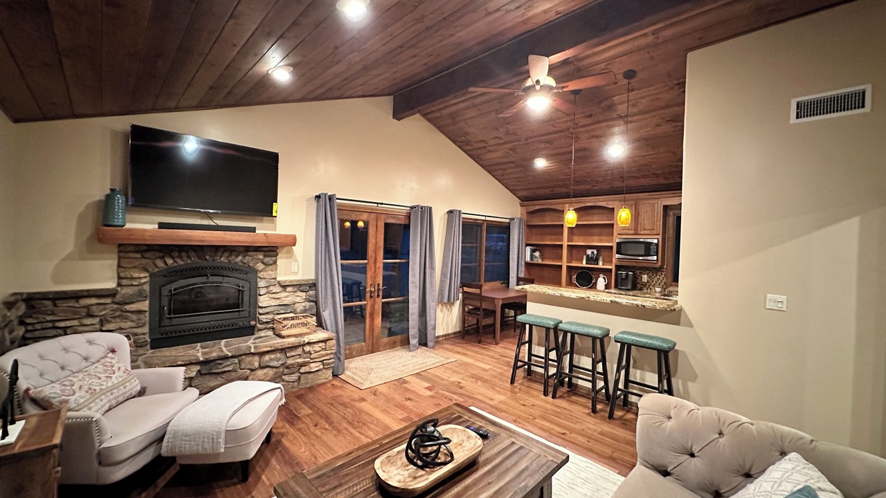 Photo of Livingroom in Mountain Center