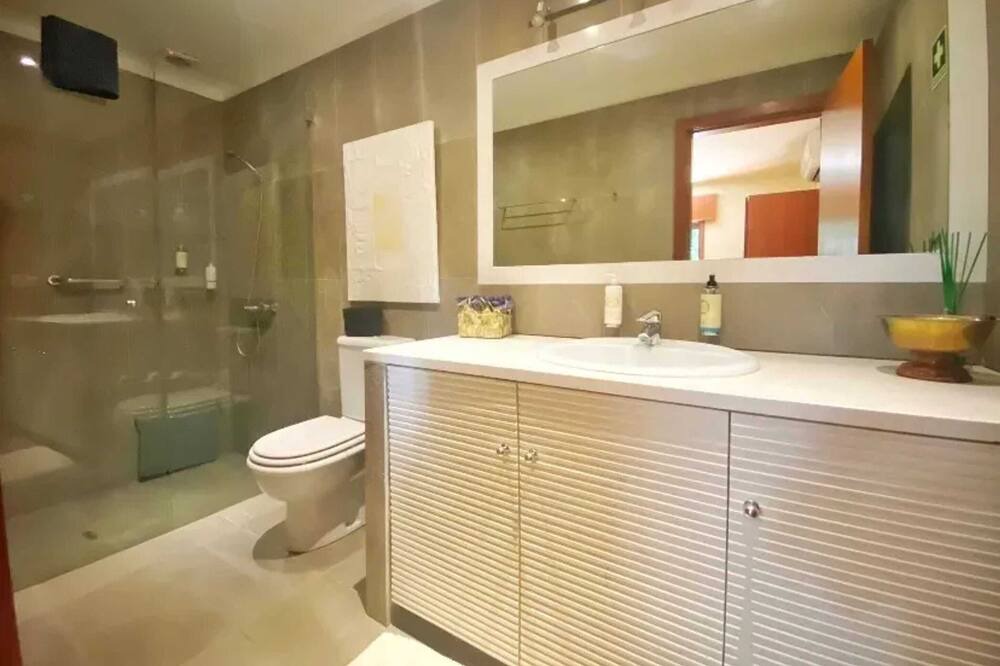 Photo of Bathroom in Santa Cruz do Douro