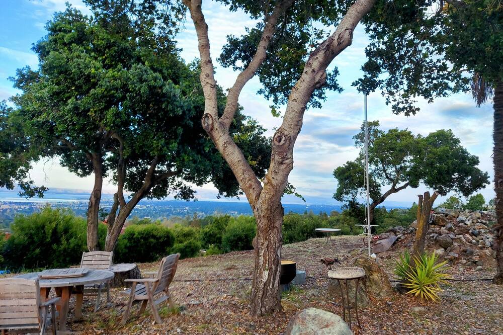 Photo of Outdoor in Emerald Hills
