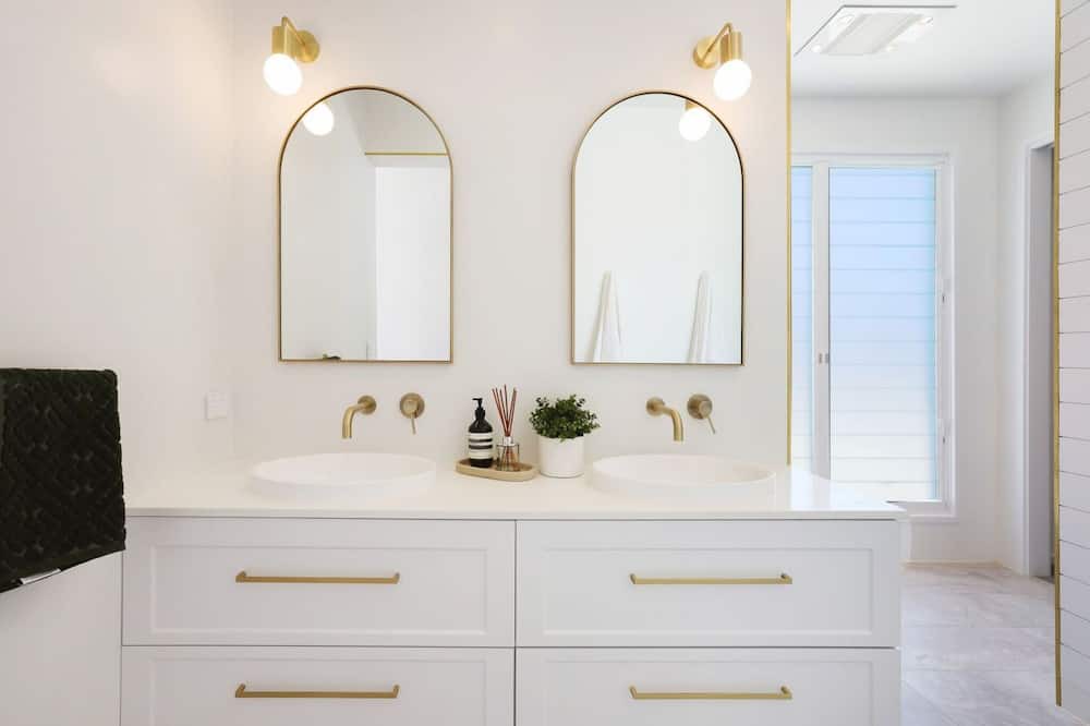 Photo of Bathroom in Bundall