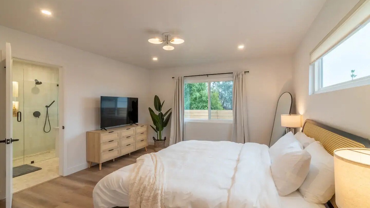 Photo of Bedroom in College West