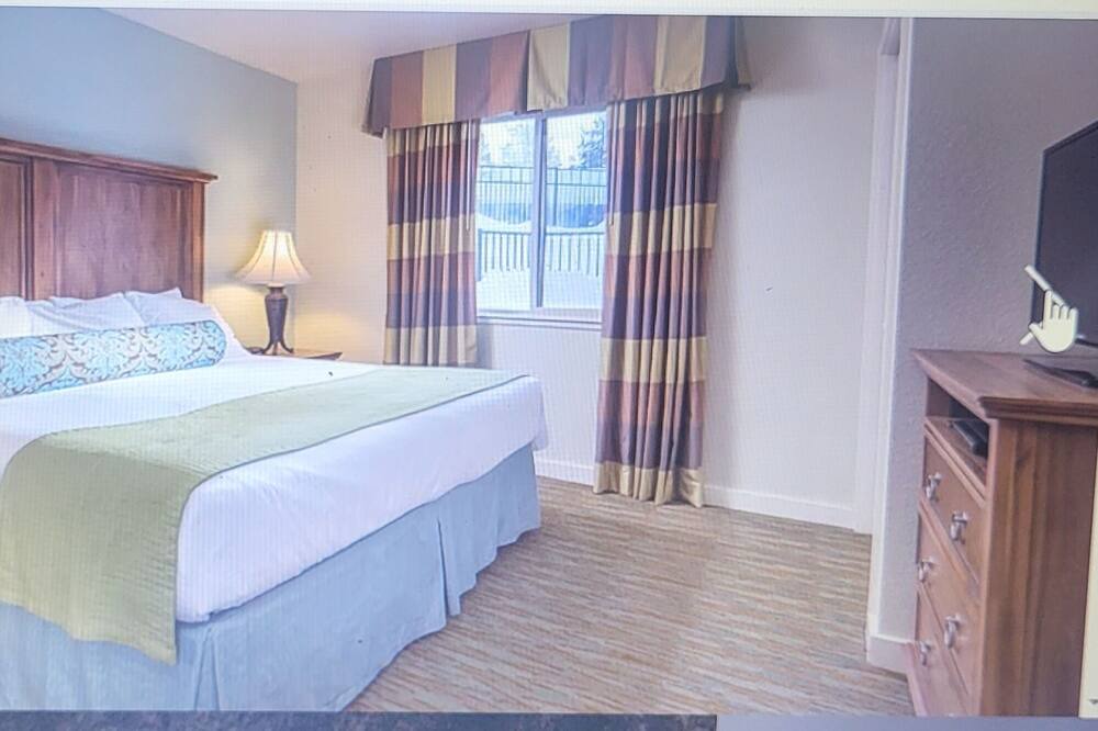 Photo of Bedroom in Round Hill Village