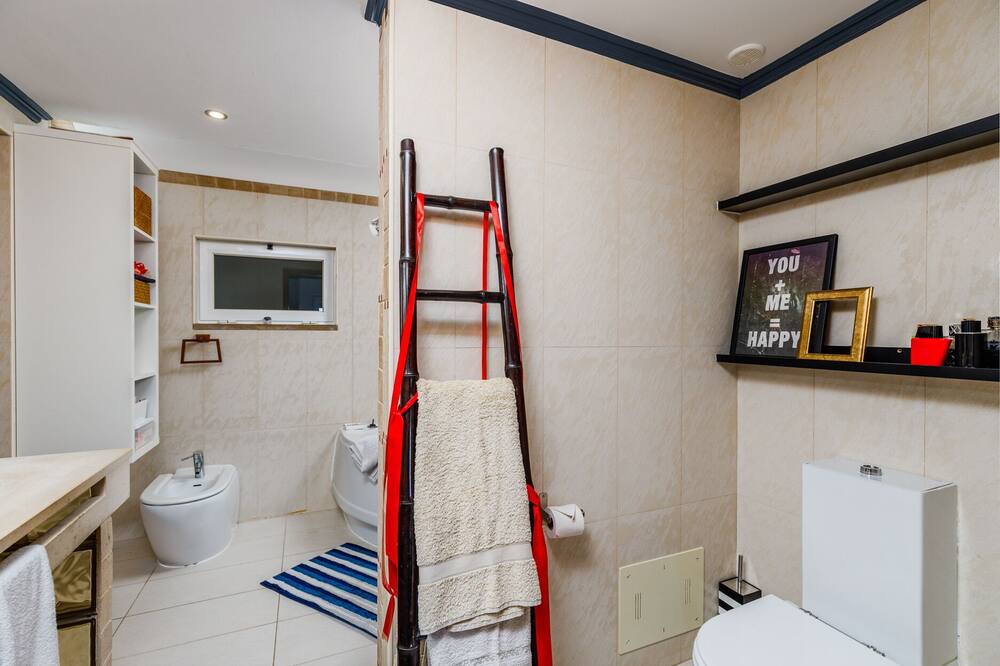 Photo of Bathroom in Castelo