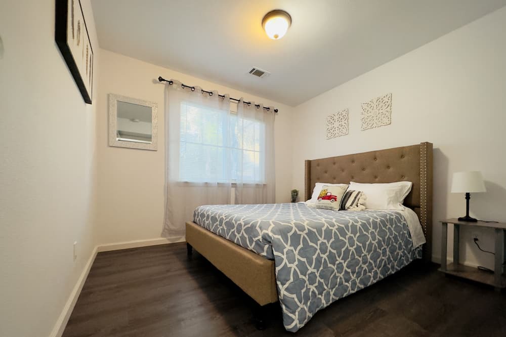 Photo of Bedroom in Oceano