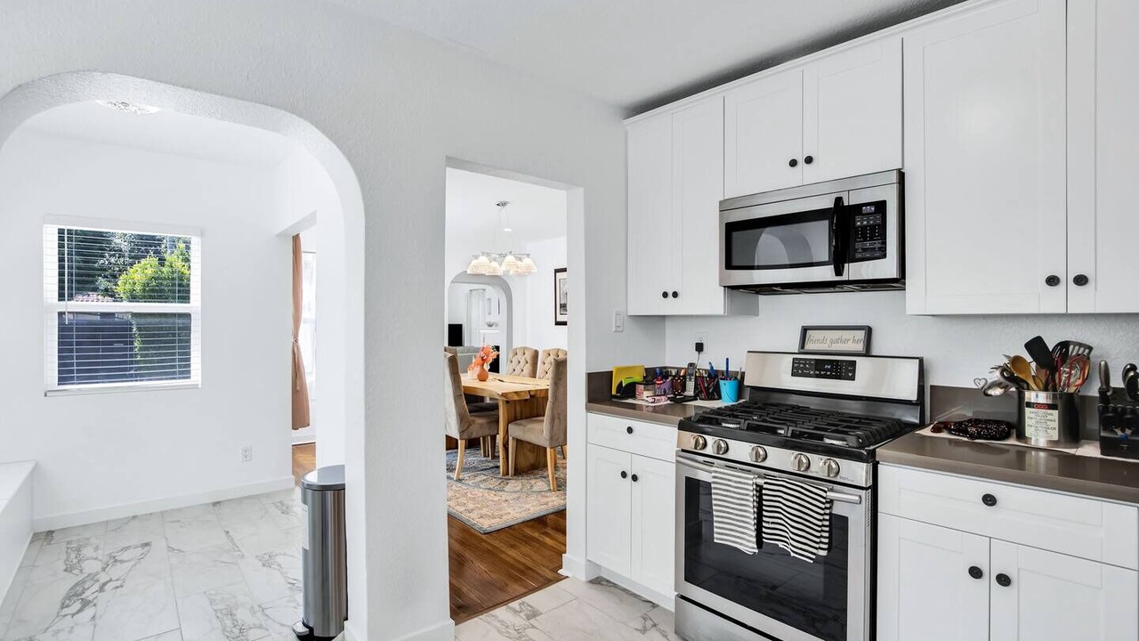 Photo of Kitchen in Mid-Wilshire