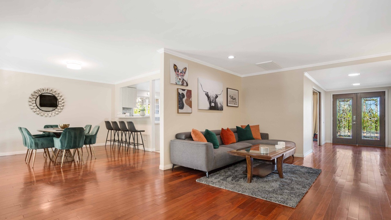 Photo of Livingroom in Granada Hills North