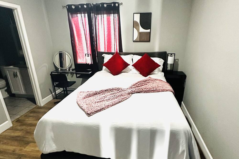 Photo of Bedroom in Sunrise Manor