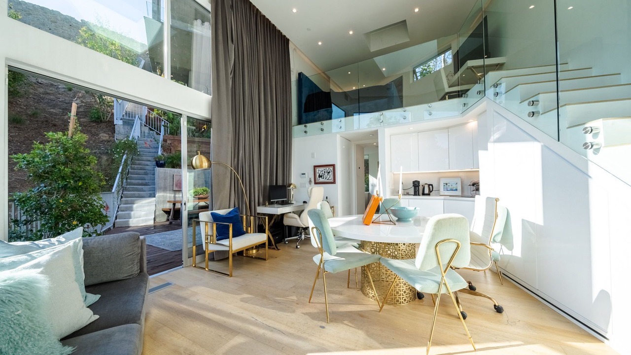 Photo of Livingroom in Hollywood Hills