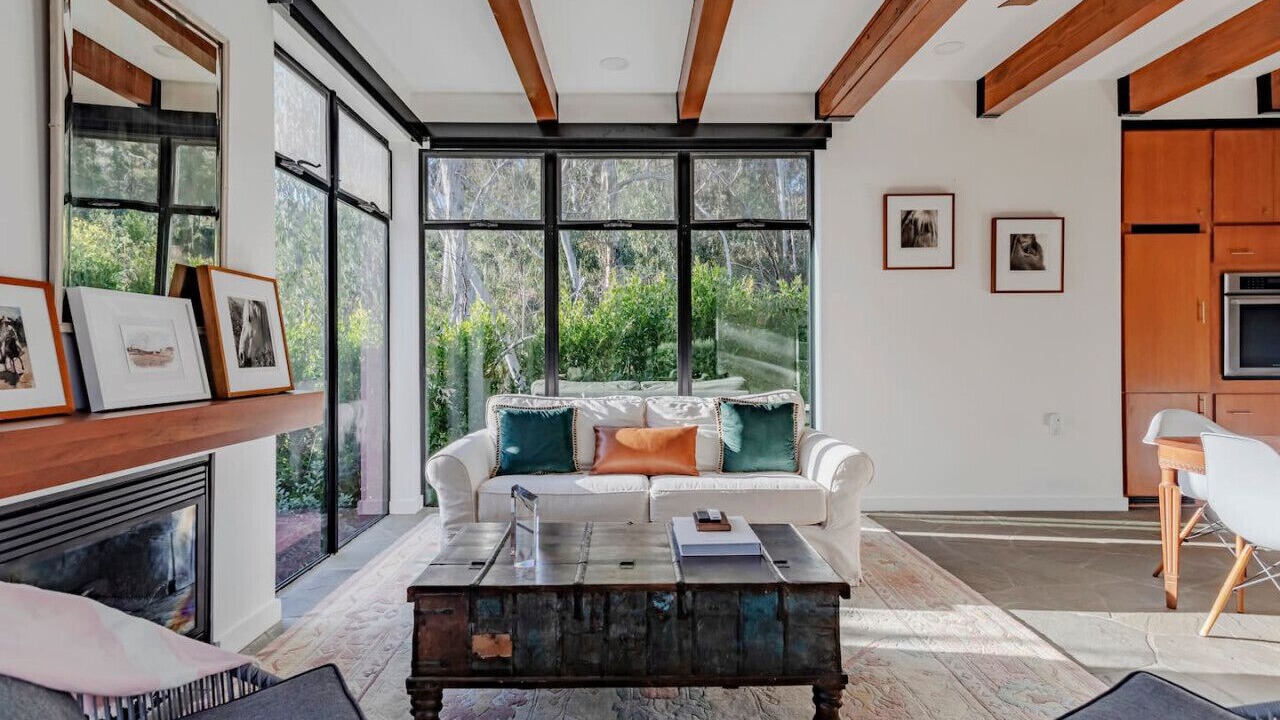 Photo of Livingroom in Western Malibu
