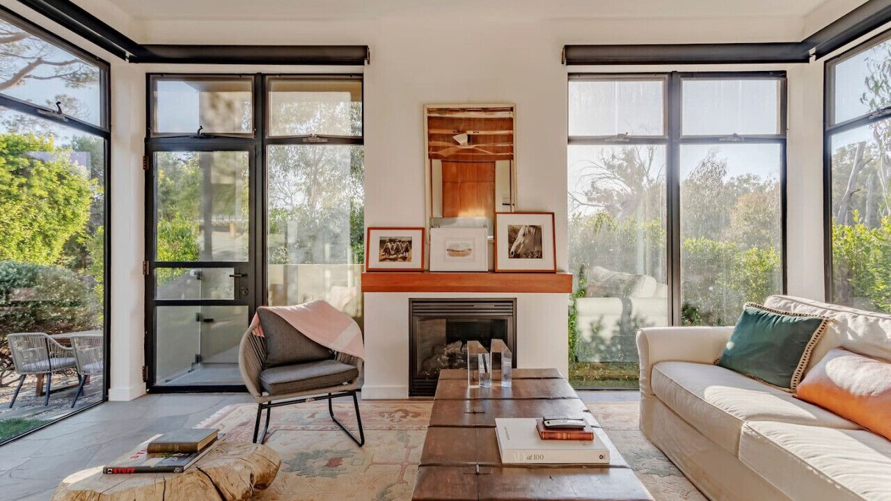 Photo of Livingroom in Western Malibu