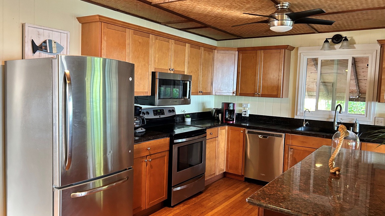 Photo of Kitchen in Mokuleia