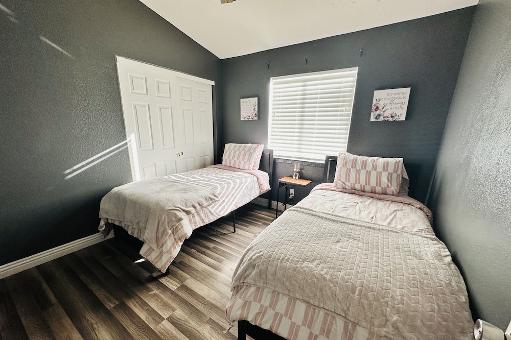 Photo of Bedroom in Sunrise Manor