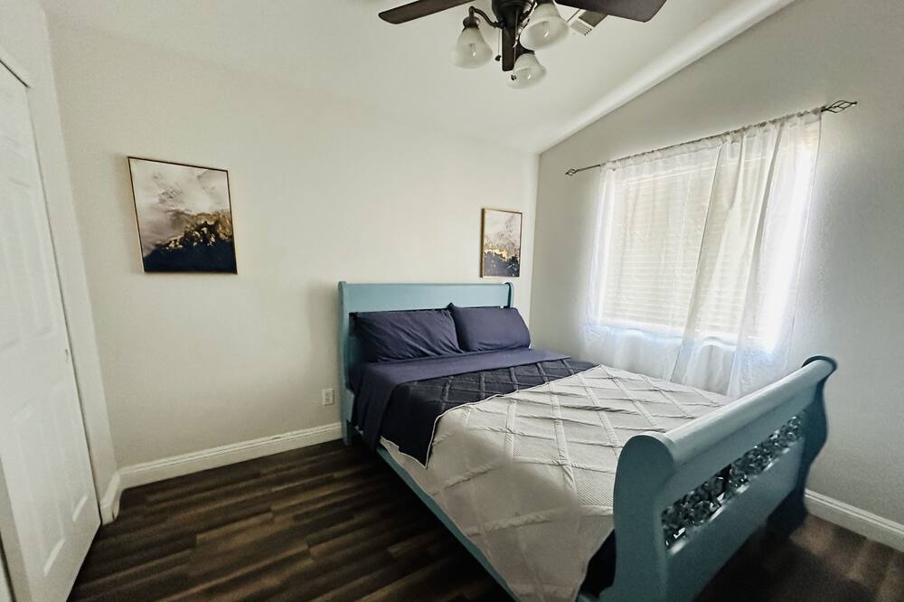 Photo of Bedroom in Sunrise Manor