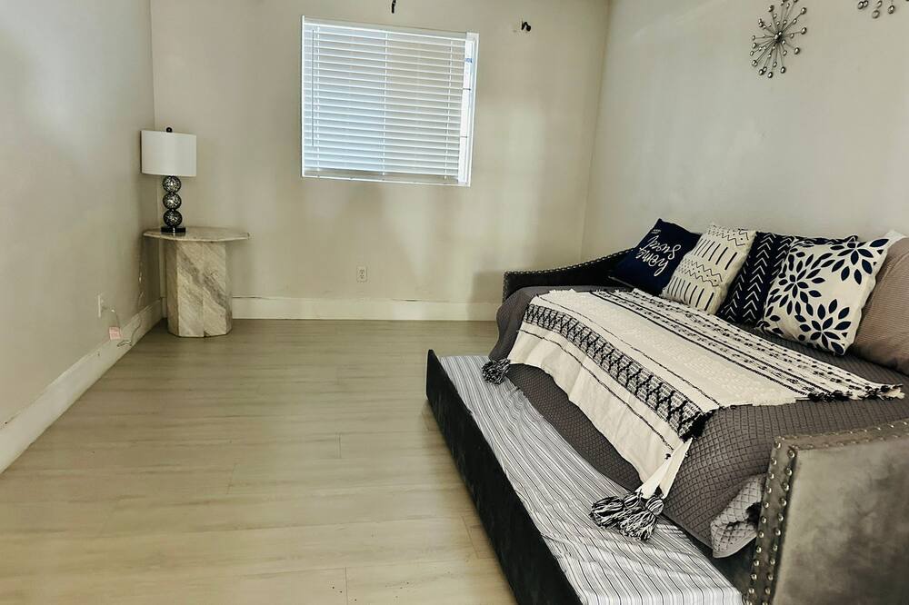 Photo of Livingroom in Sunrise Manor