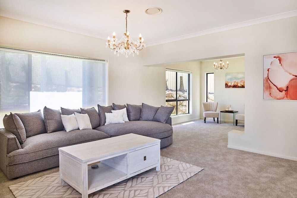 Photo of Livingroom in Oxenford