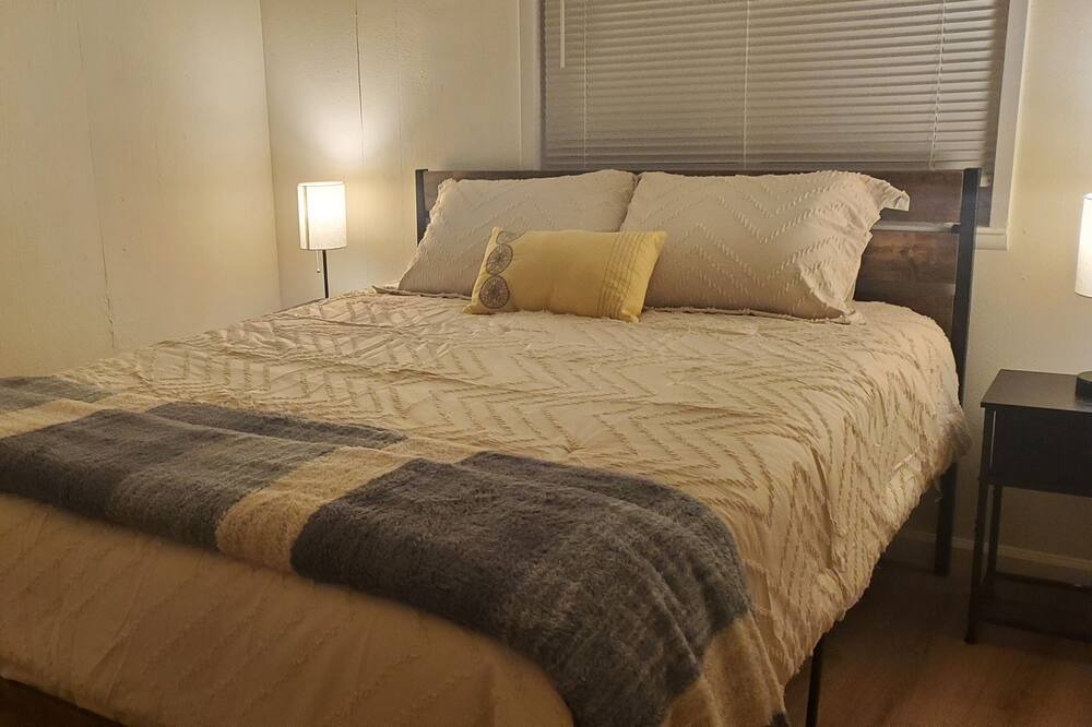 Photo of Bedroom in Corcoran
