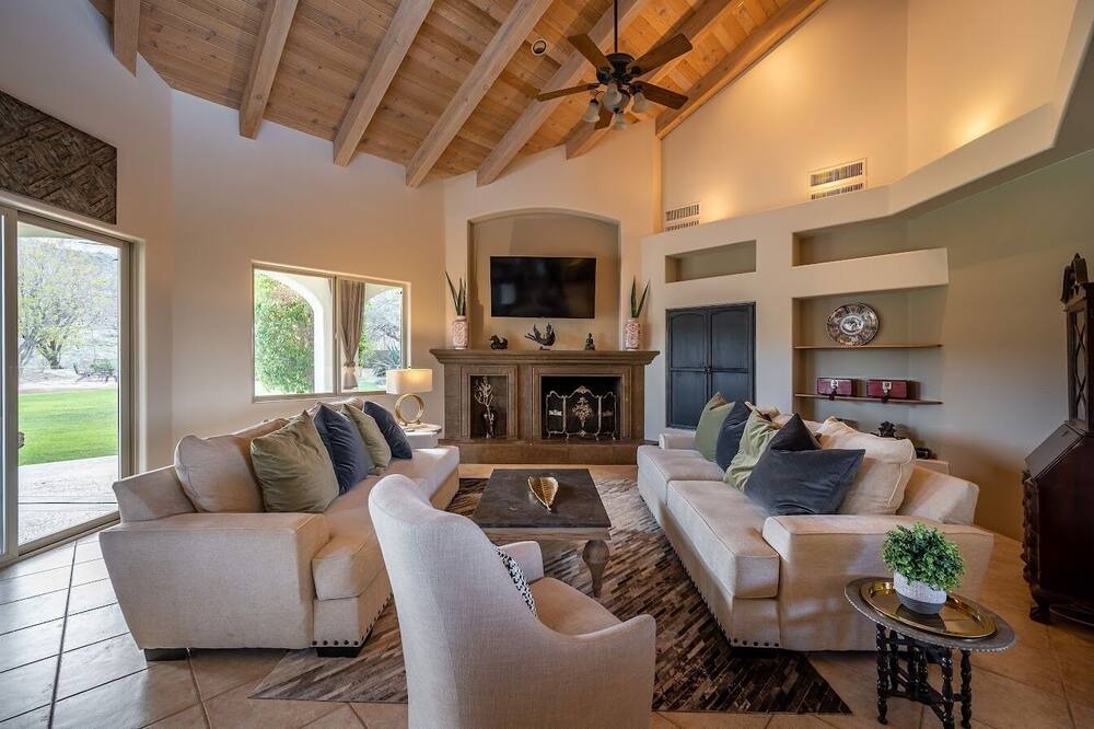 Photo of Livingroom in Palm Desert