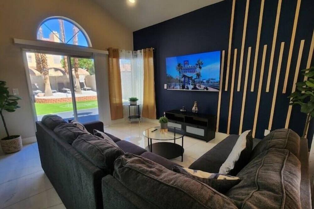 Photo of Livingroom in Spring Valley