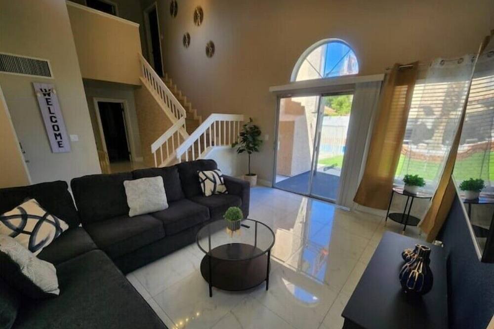 Photo of Livingroom in Spring Valley