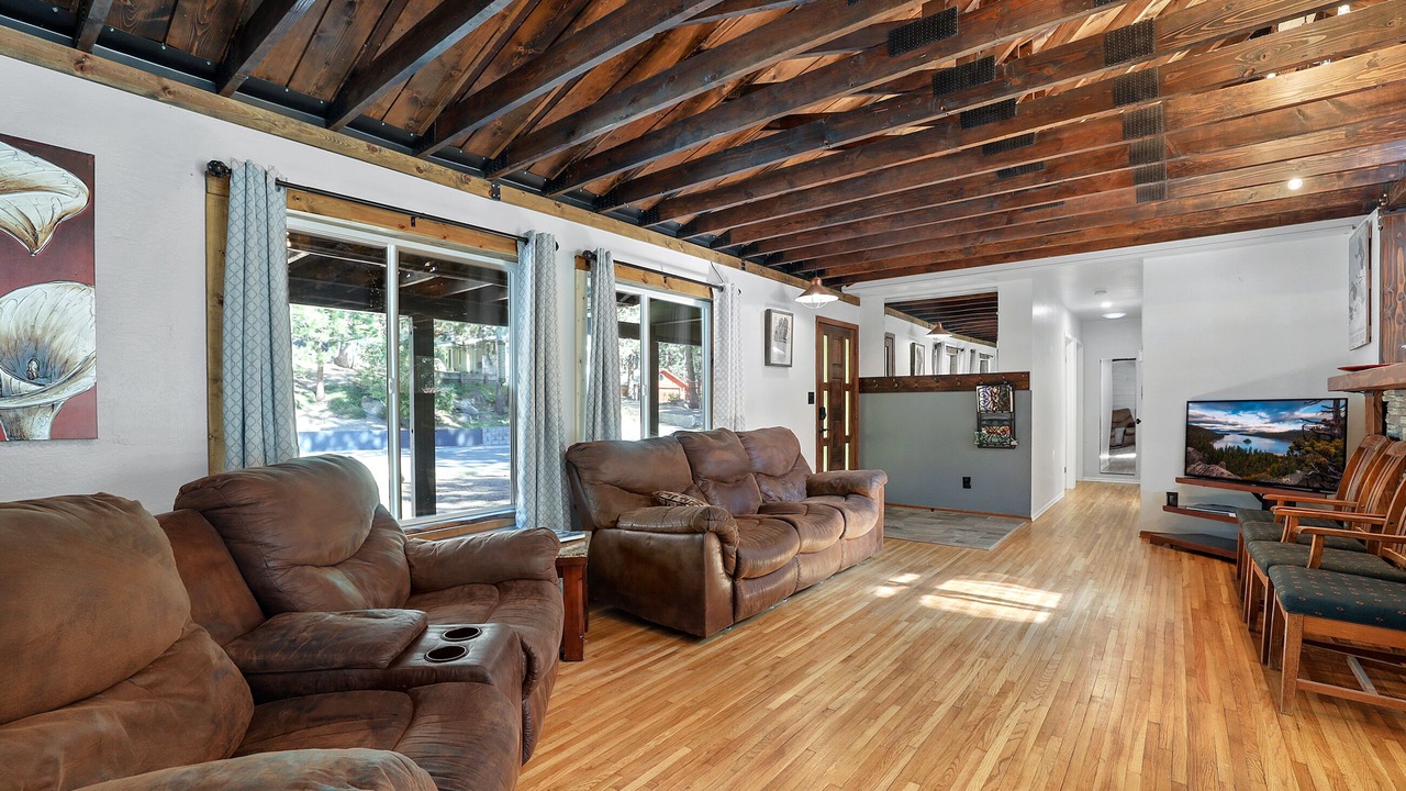 Photo of Livingroom in Lower Kingsbury