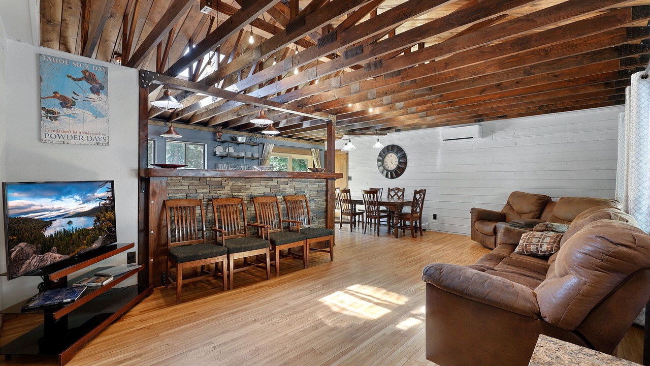 Photo of Livingroom in Lower Kingsbury