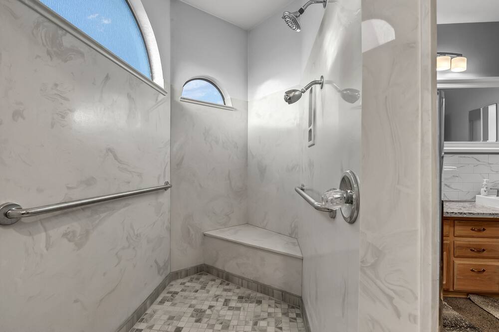 Photo of Bathroom in Hanford