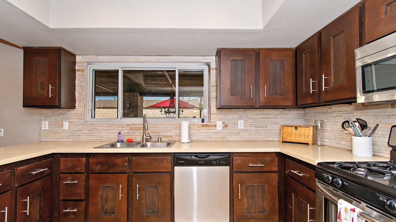 Photo of Kitchen in Racquet Club South