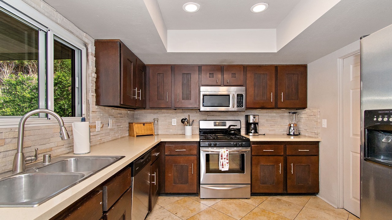 Photo of Kitchen in Racquet Club South