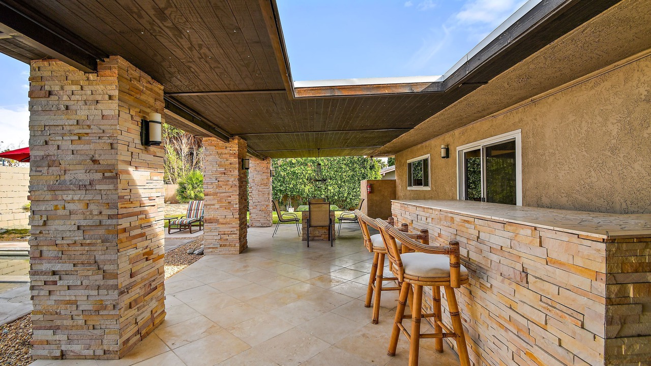 Photo of Outdoor in Racquet Club South