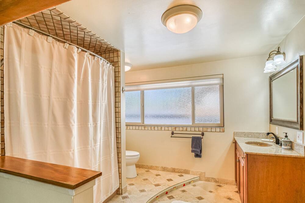 Photo of Bathroom in Lower Kingsbury