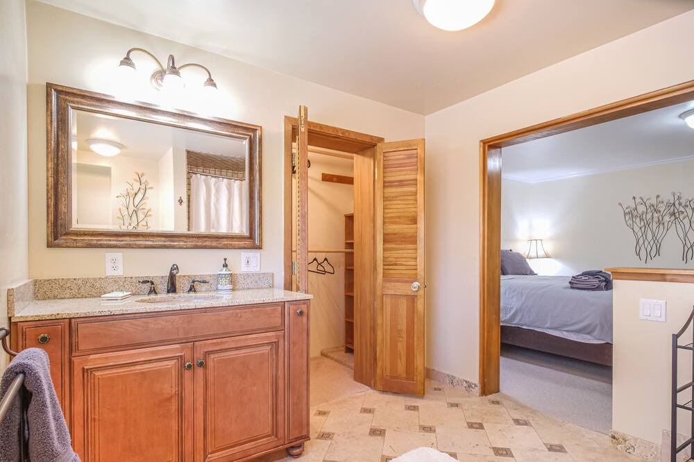 Photo of Bathroom in Lower Kingsbury