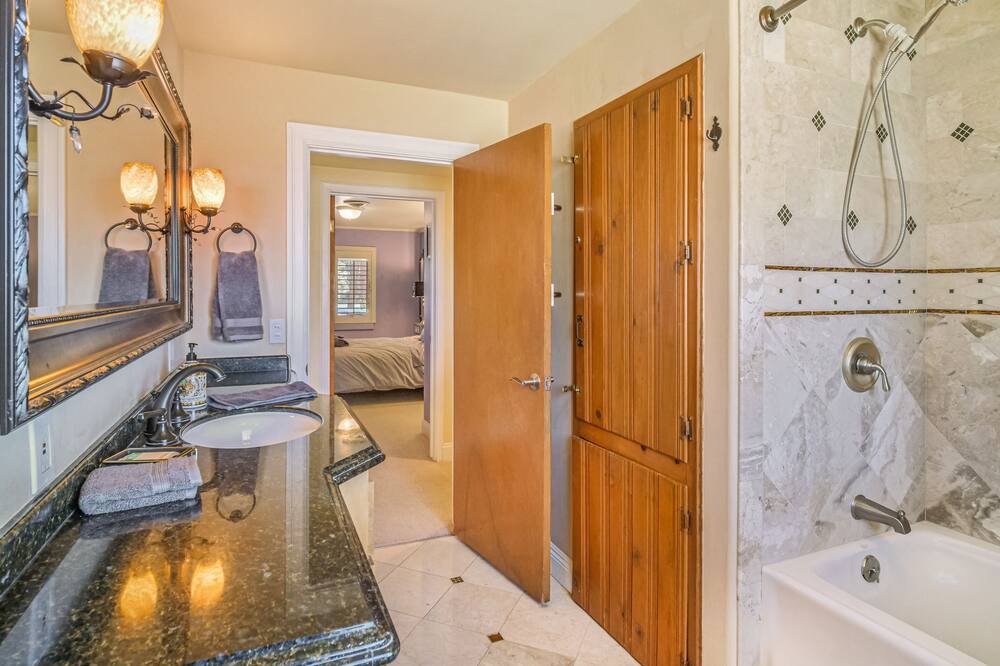 Photo of Bathroom in Lower Kingsbury