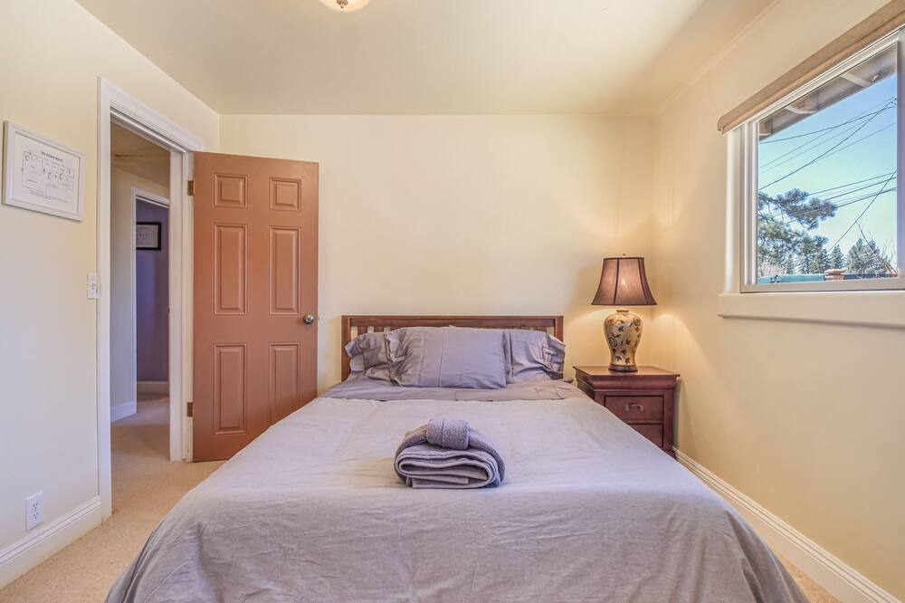 Photo of Bedroom in Lower Kingsbury