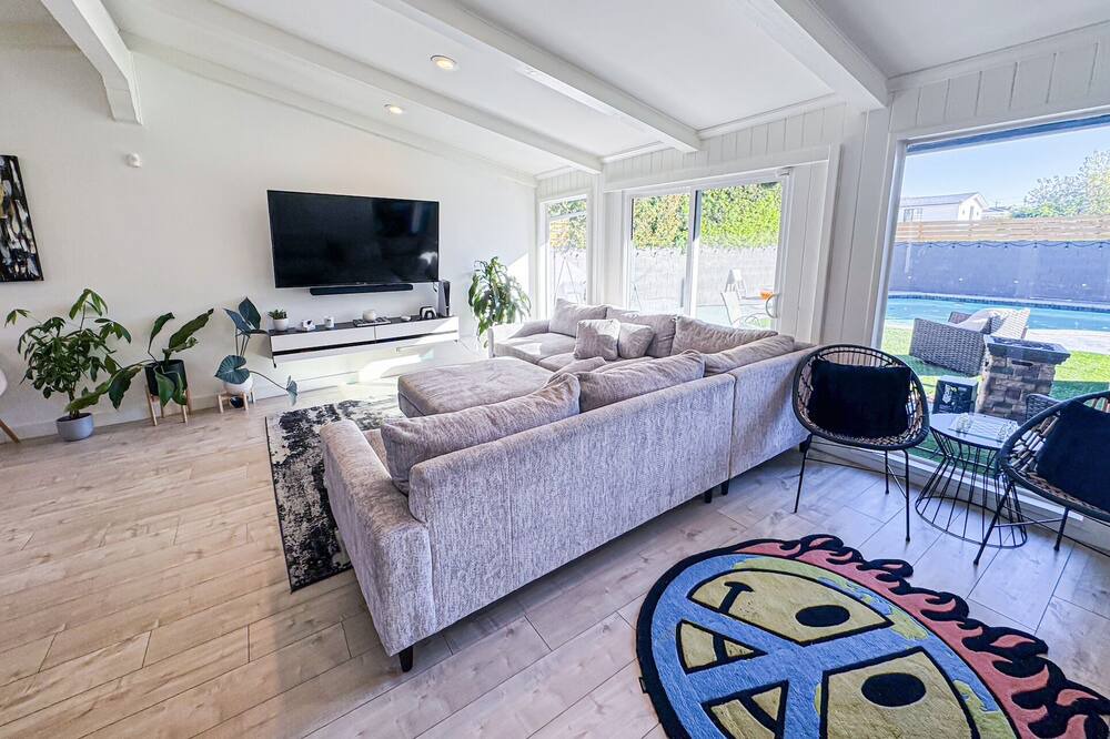 Photo of Livingroom in Downtown