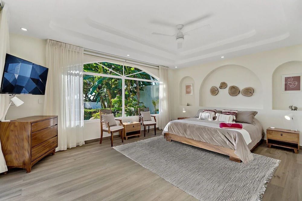 Photo of Bedroom in Mokuleia