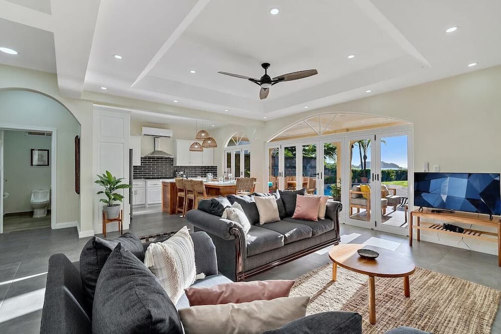 Photo of Livingroom in Mokuleia