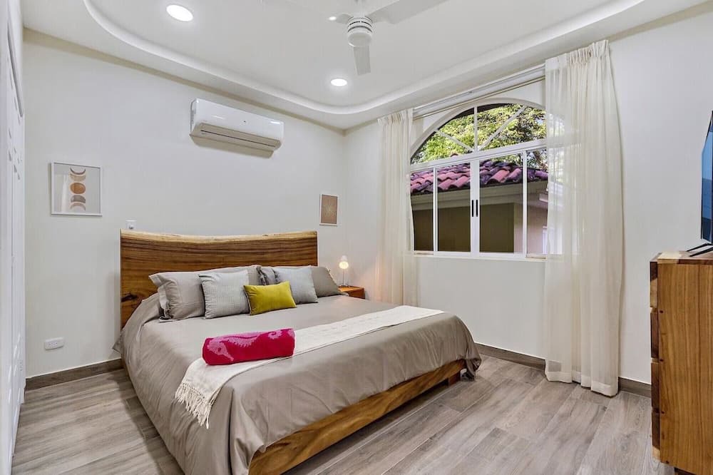 Photo of Bedroom in Mokuleia