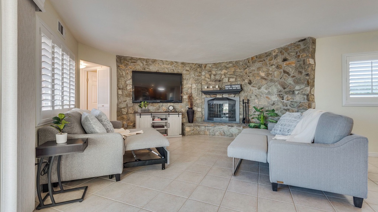 Photo of Livingroom in Residential Estates