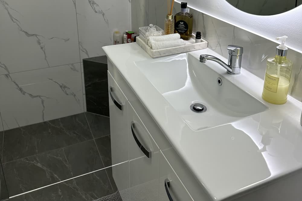 Photo of Bathroom in Upper Coomera