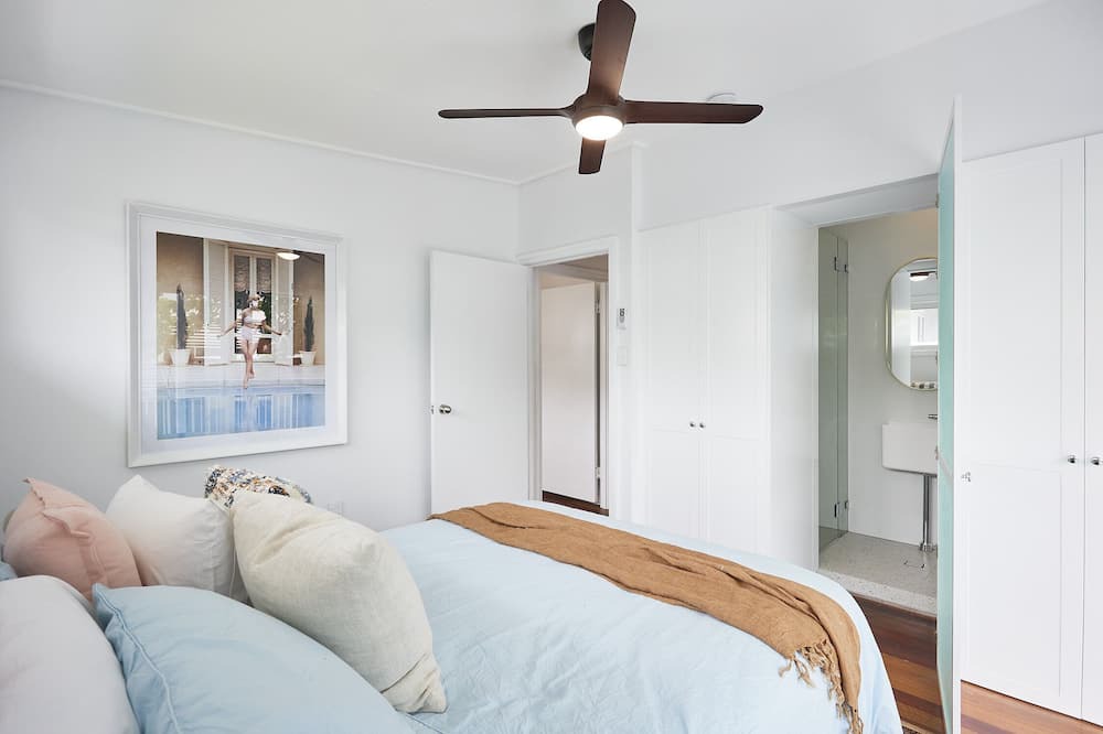 Photo of Bedroom in Biggera Waters