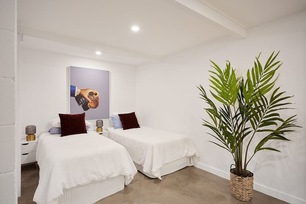 Photo of Bedroom in Biggera Waters