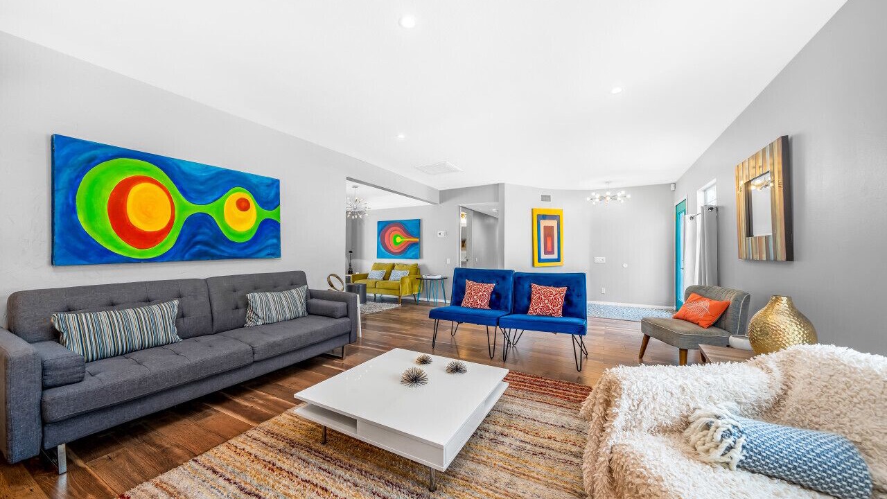 Photo of Livingroom in Racquet Club South
