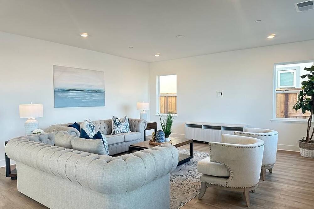 Photo of Livingroom in Lathrop