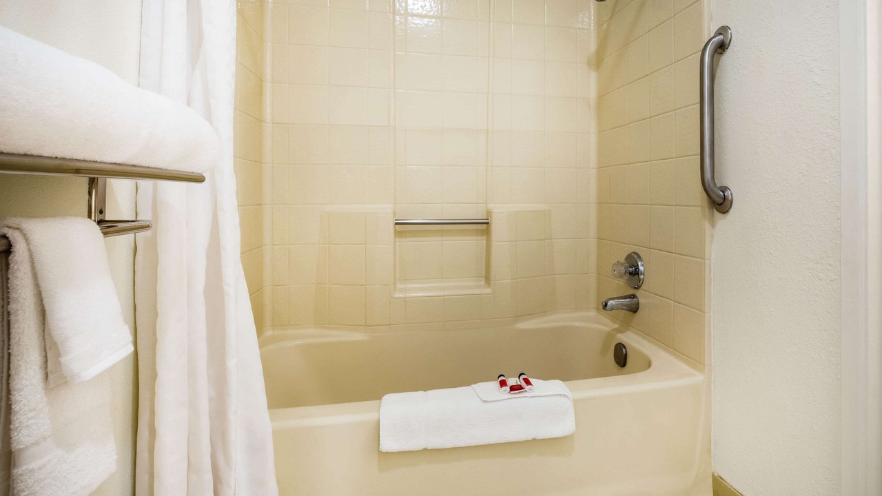 Photo of Bathroom in Lindsay