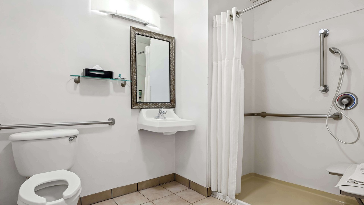 Photo of Bathroom in Delano