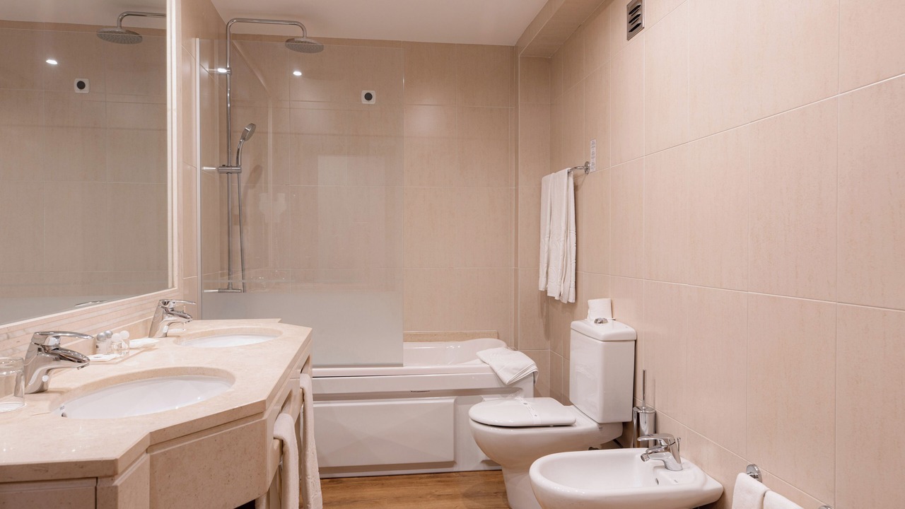 Photo of Bathroom in Covilha