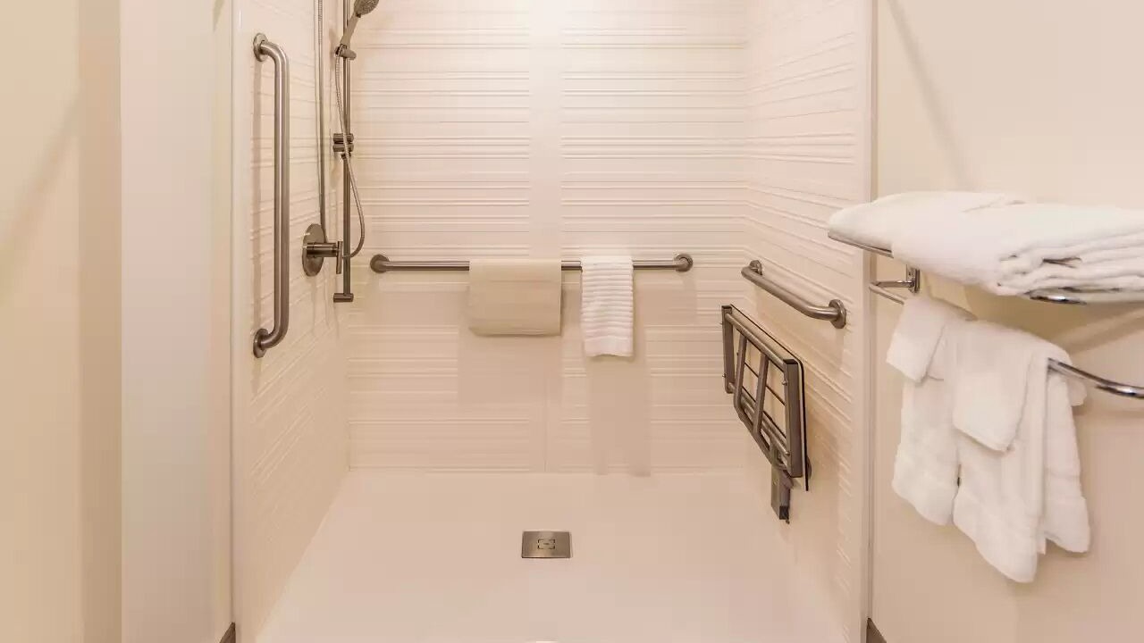 Photo of Bathroom in Hanford