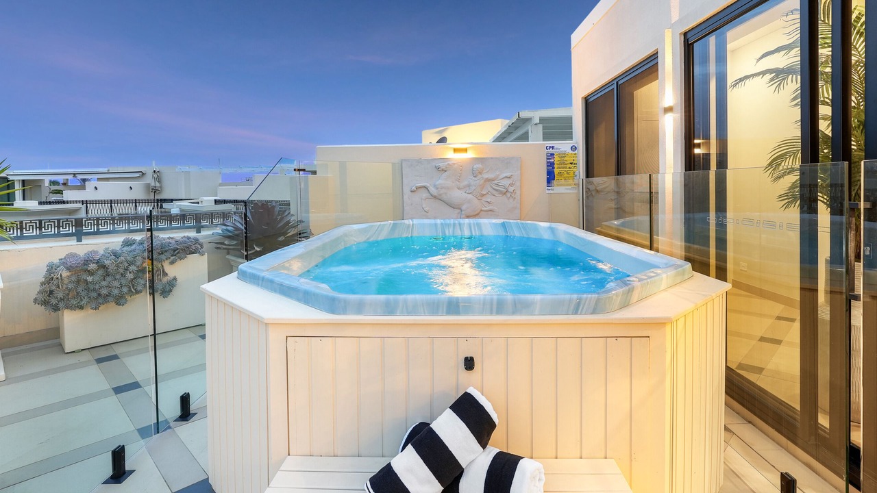 Photo of Bedroom in Main Beach