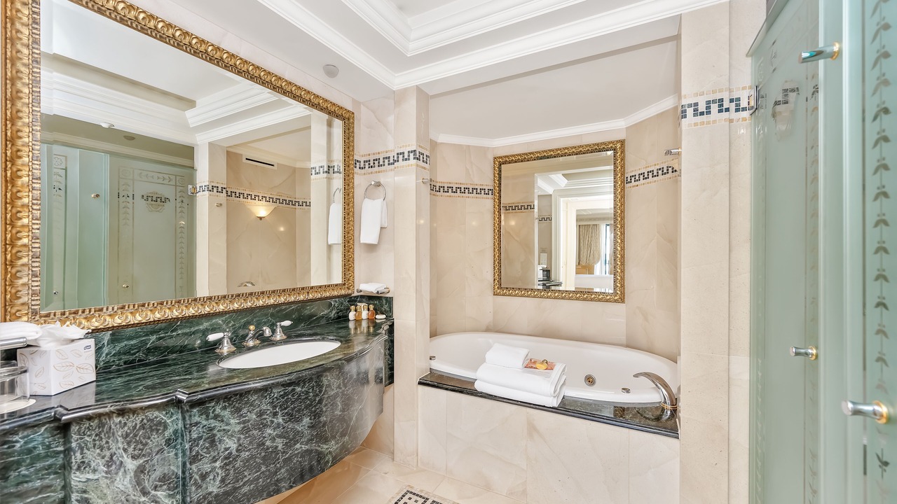 Photo of Bathroom in Main Beach