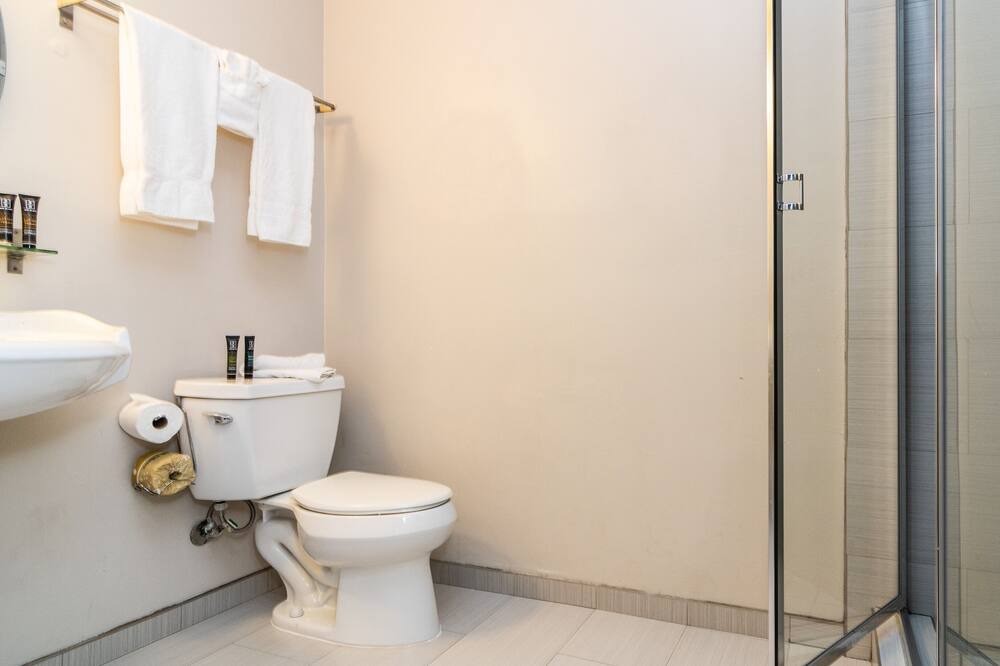 Photo of Bathroom in Northwest San Pedro